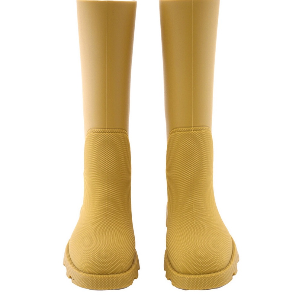New Burberry Manilla Marsh Slip-On Rain Boots, Brand Size 39 - Picture 3 of 8